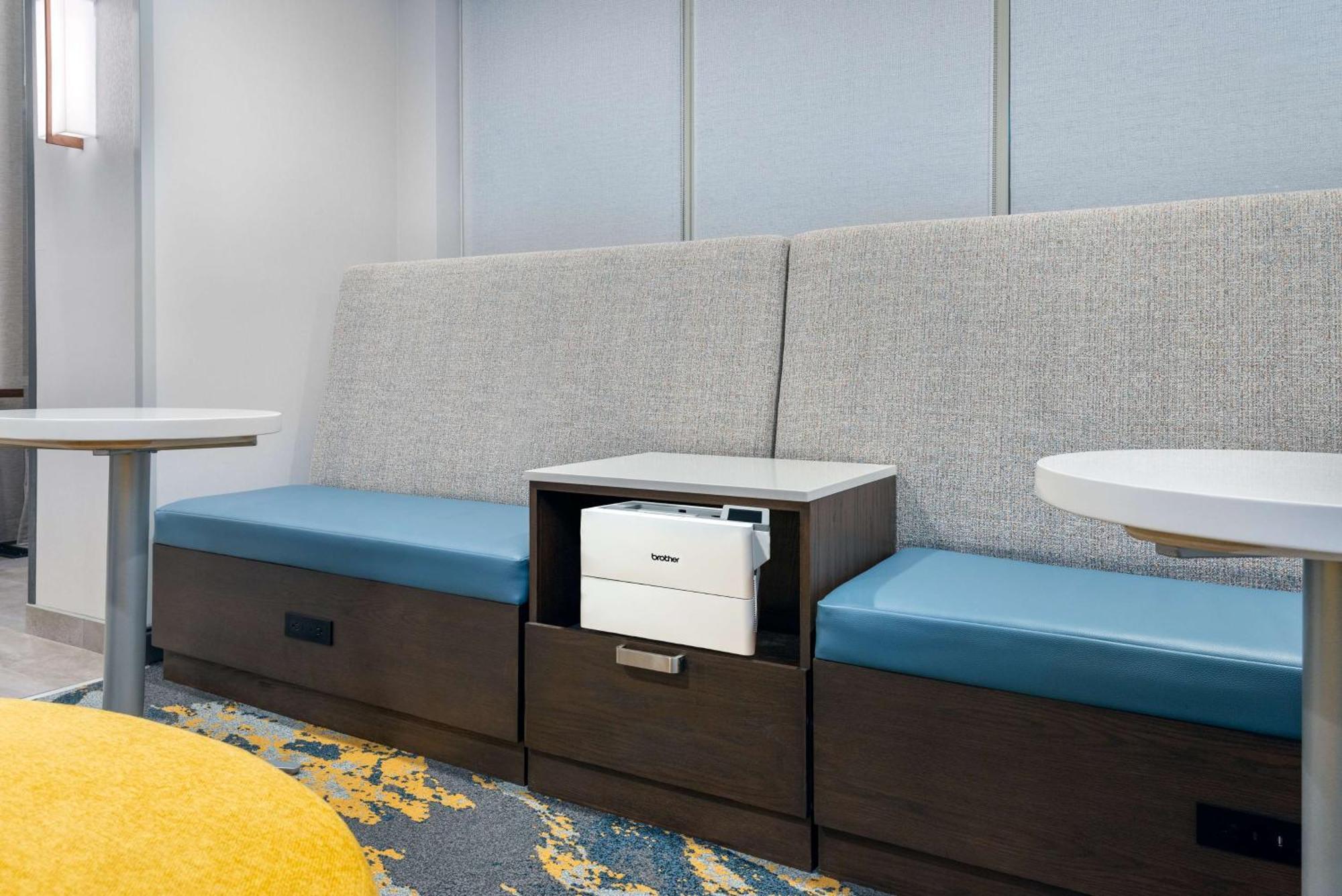 Hampton Inn & Suites Cleveland-Бічвуд Екстер'єр фото