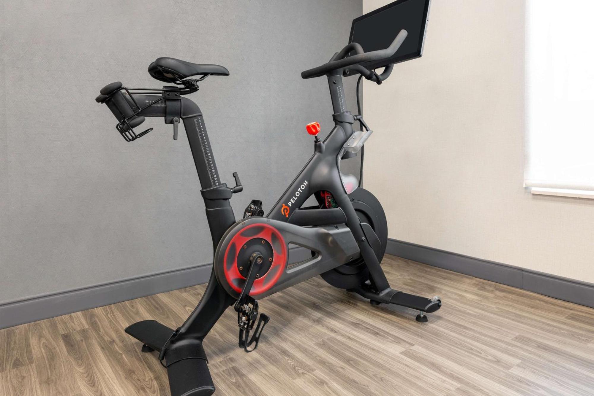 Hampton Inn & Suites Cleveland-Бічвуд Екстер'єр фото