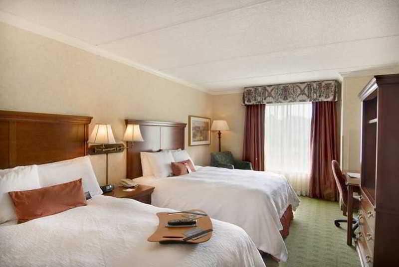 Hampton Inn & Suites Cleveland-Бічвуд Номер фото